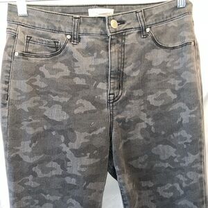 Sky & Sparrow Camo Pants, SZ 11JR, Waist 14",Length 38",Inseam 26' Ex Condition